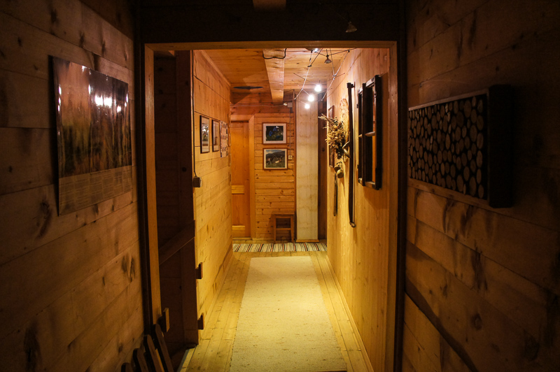 Das ist eine von drei Hütten in Südtirol mit Sauna! Wir schwitzen das raus, was die anderen trinken. Job-sharing nennt man das.