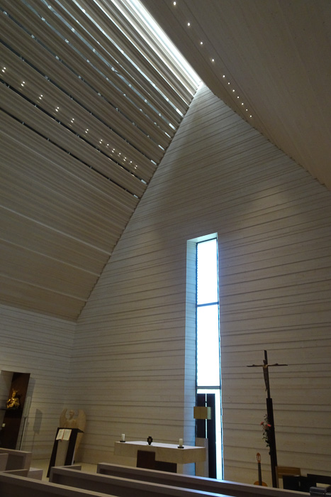 … Blick in die 2014 erbaute Kapelle.