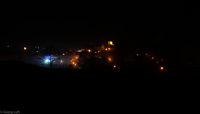 Kollnburg thront über dem Nebel am Ortseingang, sowie am ...