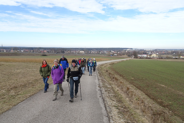 Blick nach Westen, über Postbauer-Heng hinaus, von wo wir gerade gestartet sind.