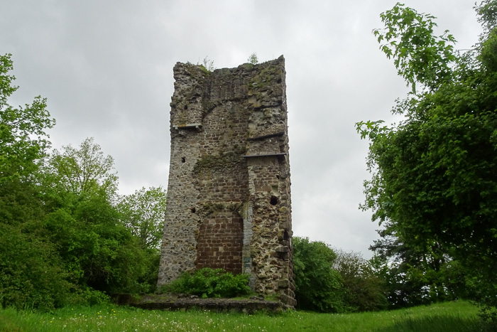 Dem Oedenturm aus dem 12. Jhdt ist das piepegal.