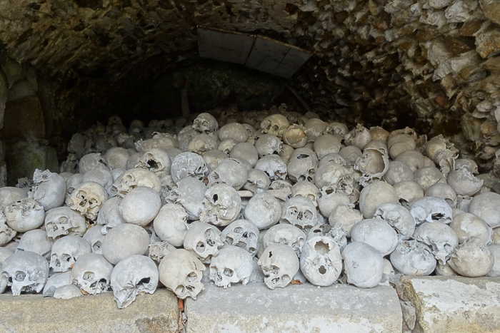 Den Karner sowie ...