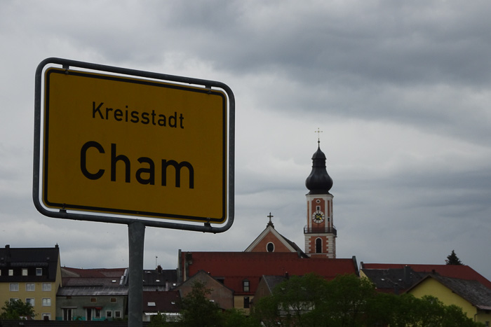 Alle haben die Hosen gestrichen nass. Egal, wir sind in Cham.