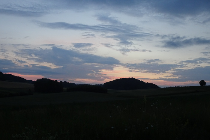 Aus gutem Grund versteckt sich die Sonne noch ein wenig hinter dem Zandtberg.
