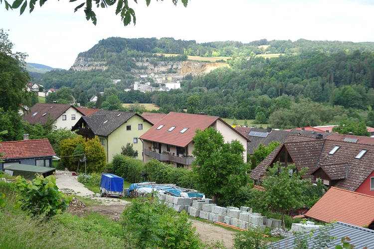 Hartmannshof. Noch 2km bis zum Bahnhof.