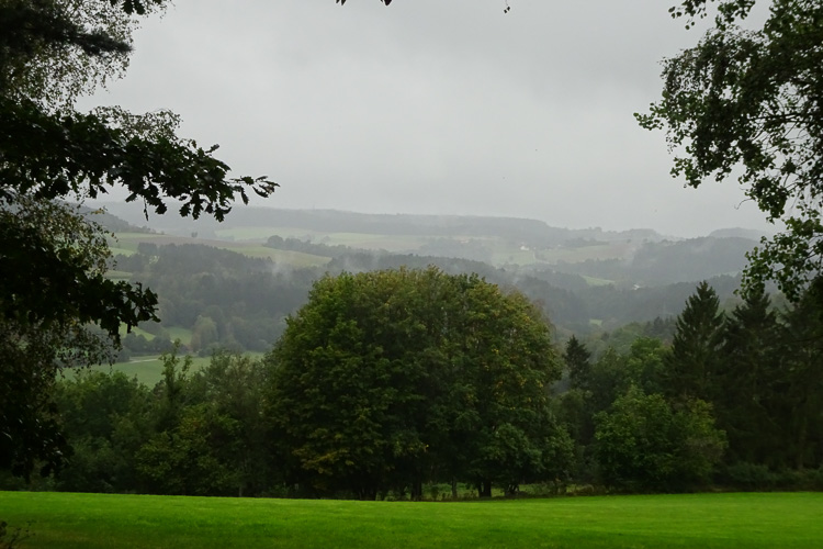 Abstieg nach Lückenrieth.