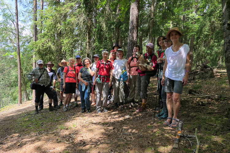 Gruppenfoto oberhalb dem 