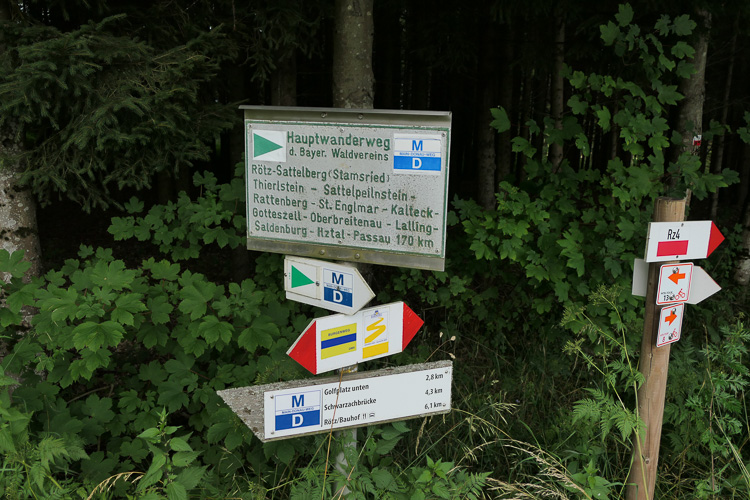 Wir steigen wieder auf. Das meiste dieser Wege sind wir schon gegangen. 