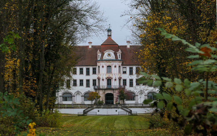 BN-Wanderung am 13. 11. 2021. Der kulturelle Start beginnt am Schloss Alteglofsheim.