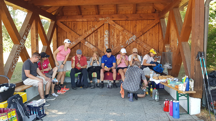 Die ist nämlich weiter oben am Kirchplatz.