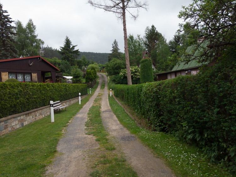 Was wir mehr sehen sind die für Tschechien typischen Datschen. Alle sehr gepflegt.