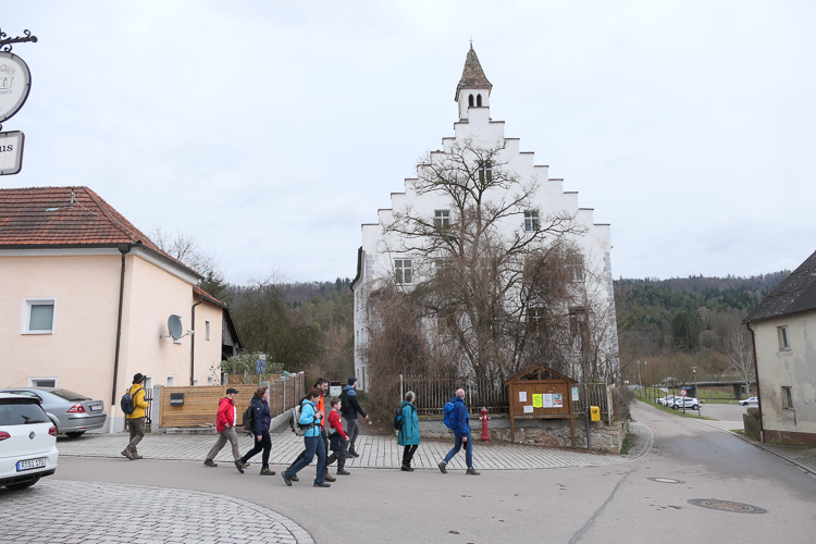 Ende gut, alles gut. Da hinten warten unsere Autos. ENDE