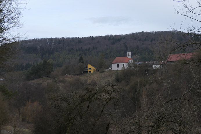 Mit Schnee wäre die Landschaft weniger trist.