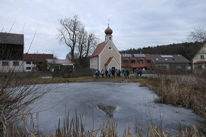 Wir sind in Eglwang, bei Herz Mariäs Kirche.