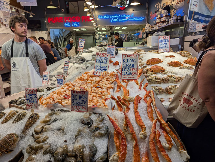 Unfortunately, we can't buy any foods here. 