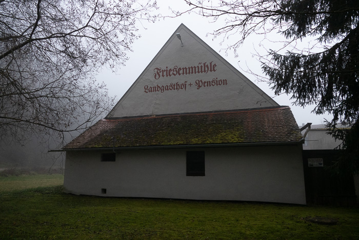 Würden wir gerne tun, aber um 7:30 haben sie noch nicht auf!