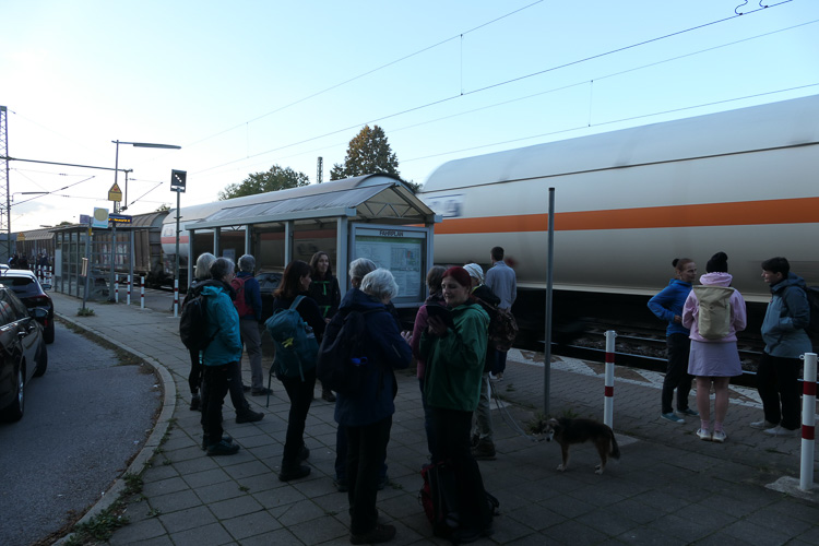 Kurze Verspätung am Bahnhof. Überhaupt waren wir noch nie so spät unterwegs.
