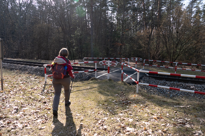 So, schnell die Gleise überqueren. 