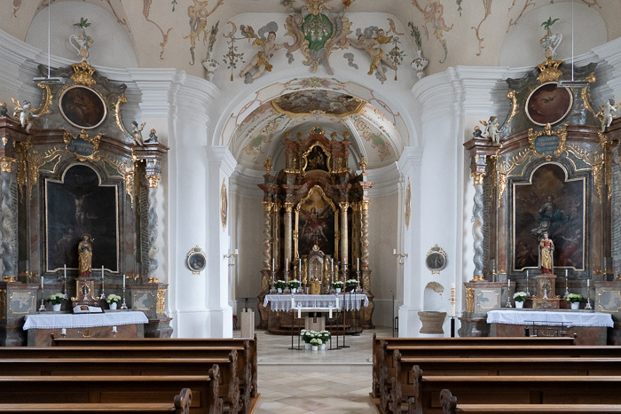 Vom März 2016 bis Dezember 2017 wurde der Innenraum der Kirche einschließlich Sakristei komplett renoviert. 