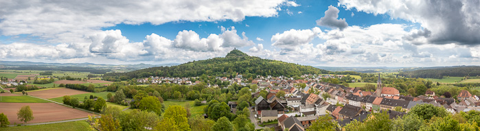 Da links unter dem Gipfel, da steht der Wirt der Kulmterrasse!
