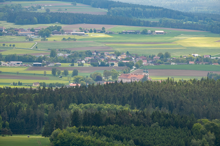 Kloster Speinshart im Süden.